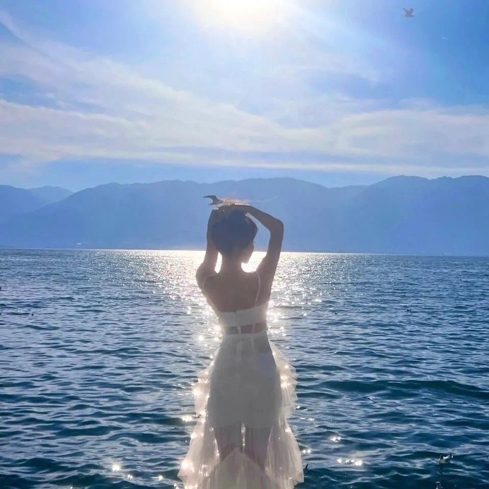 湖畔的女人们
